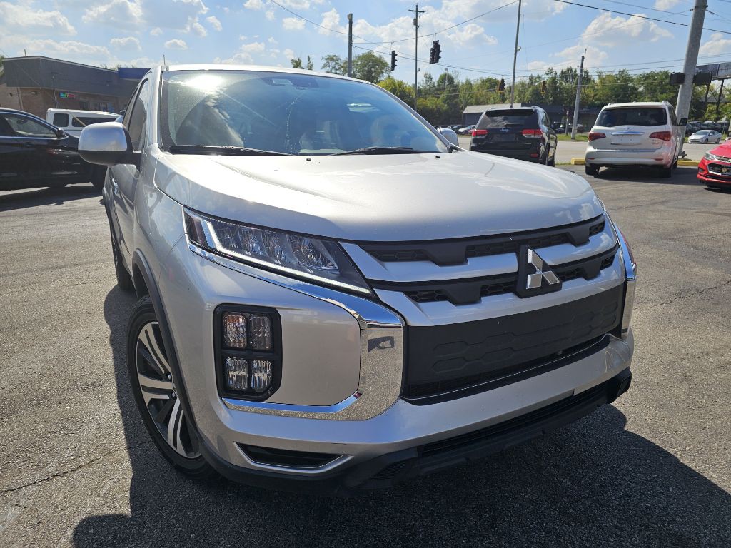 2021 Mitsubishi Outlander Image 2