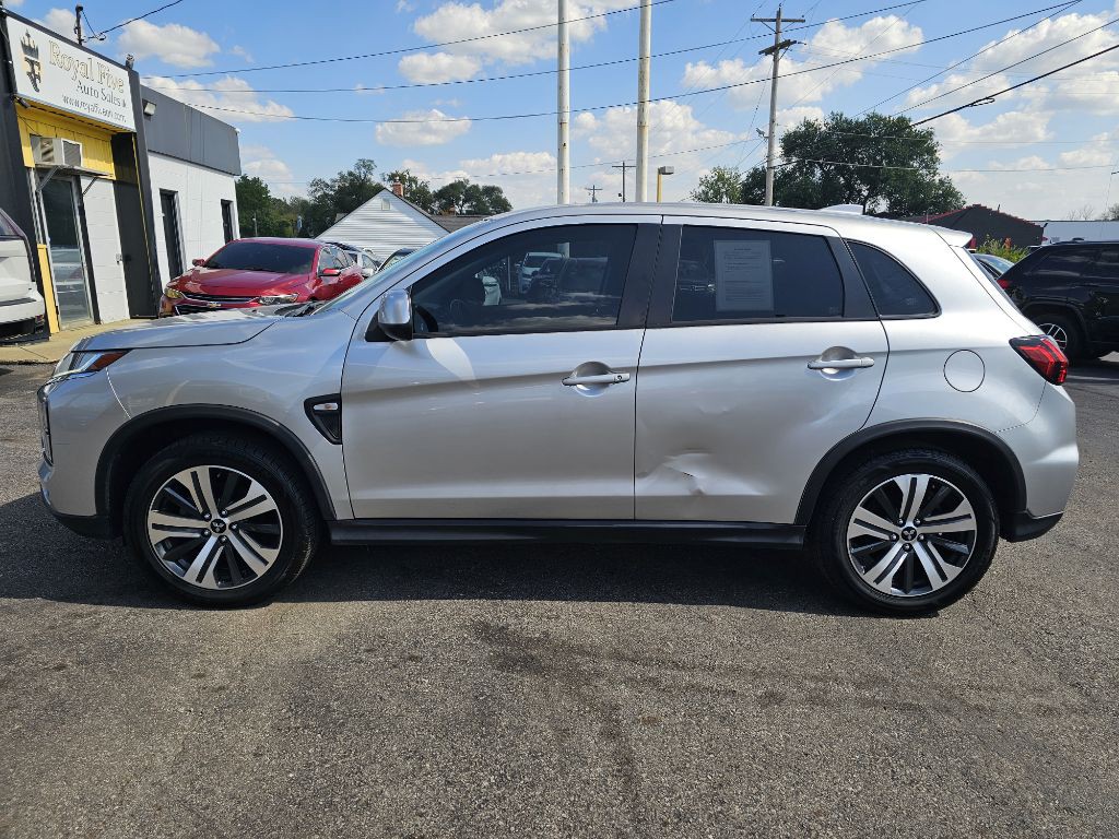 2021 Mitsubishi Outlander Image 9