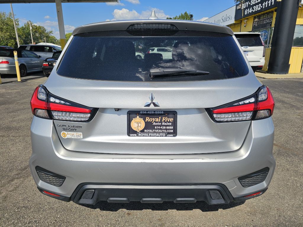 2021 Mitsubishi Outlander Image 13