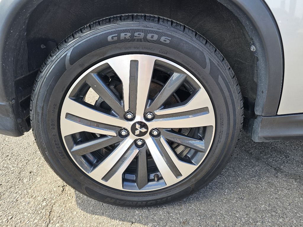 2021 Mitsubishi Outlander Image 18