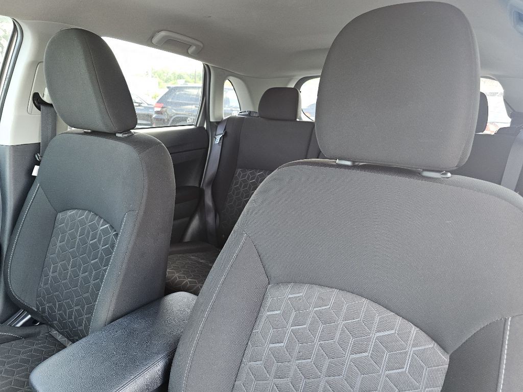 2021 Mitsubishi Outlander Image 21