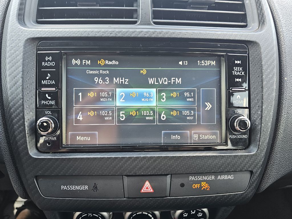 2021 Mitsubishi Outlander Image 24