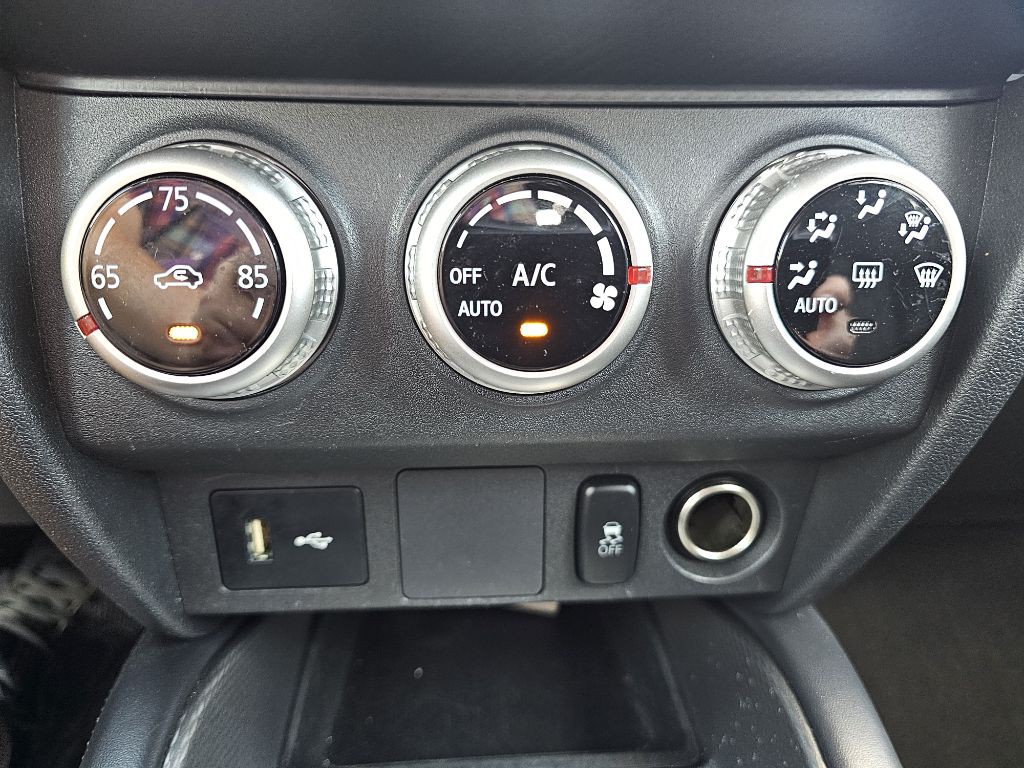 2021 Mitsubishi Outlander Image 26