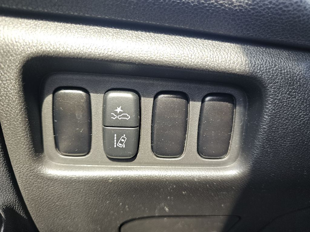 2021 Mitsubishi Outlander Image 30