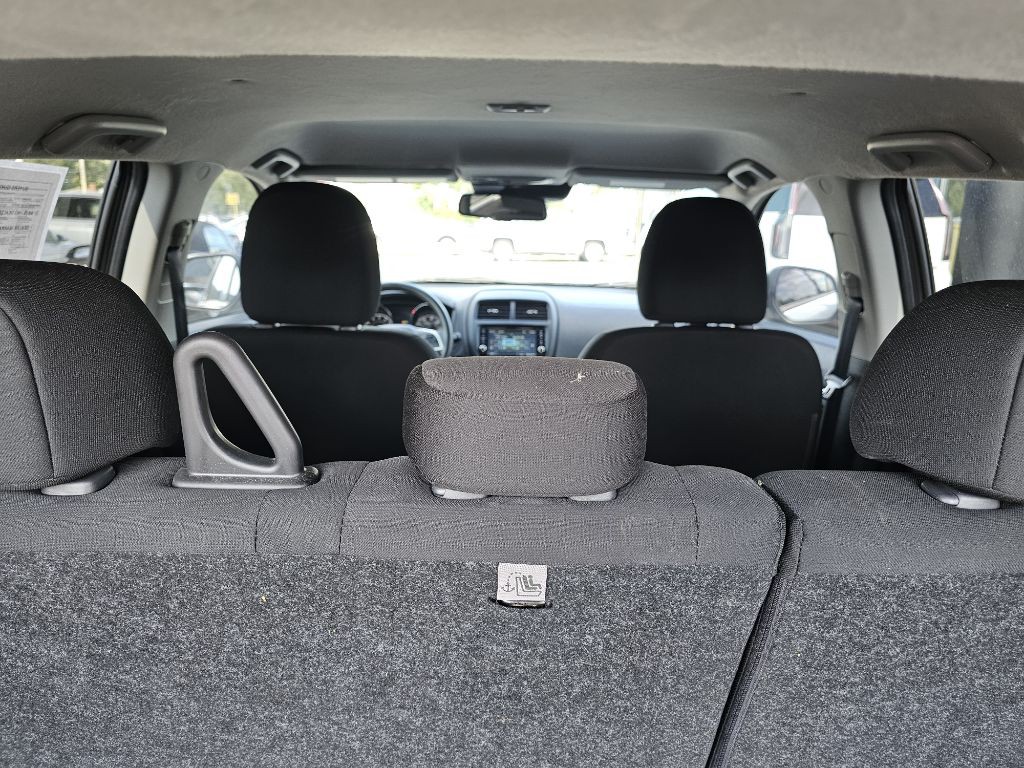 2021 Mitsubishi Outlander Image 36