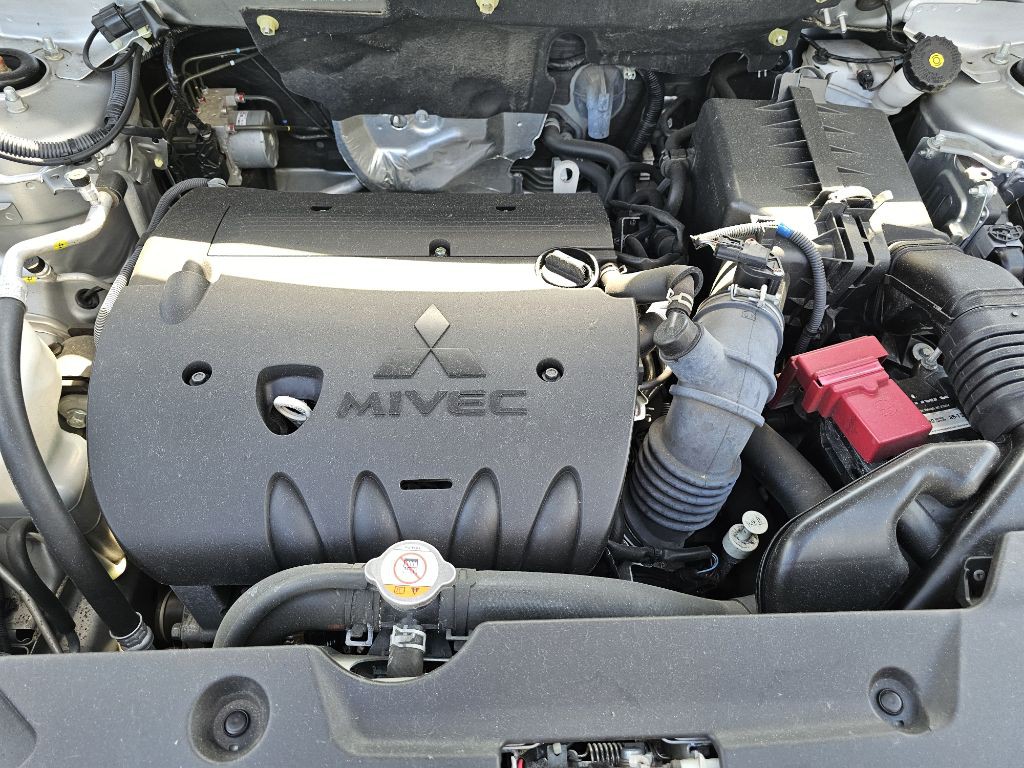 2021 Mitsubishi Outlander Image 45