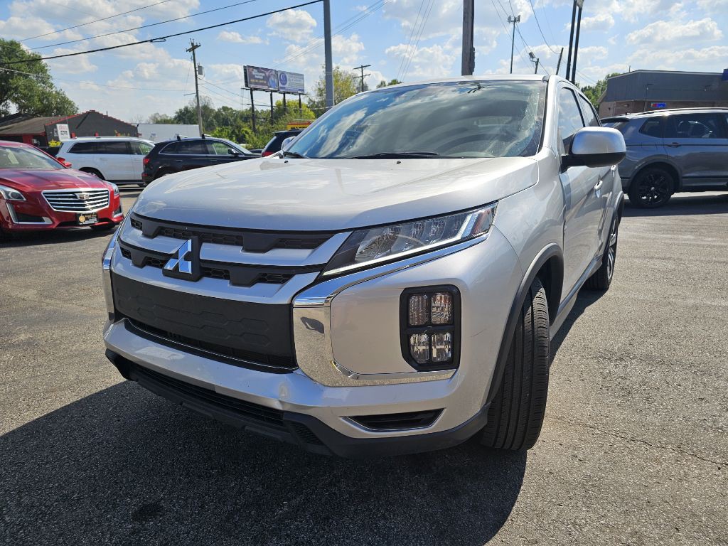 2021 Mitsubishi Outlander Image 2