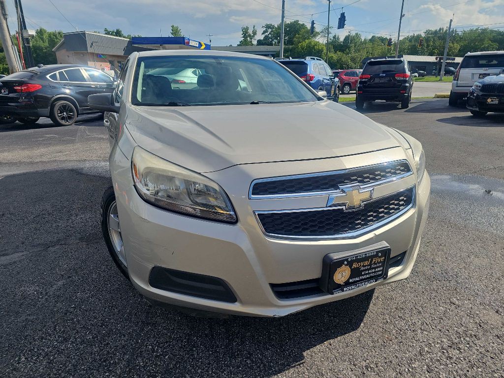 2013 Chevrolet Malibu Image 3