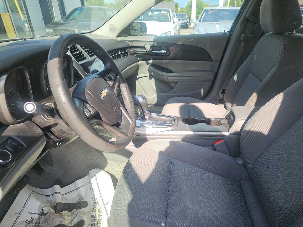 2013 Chevrolet Malibu Image 17