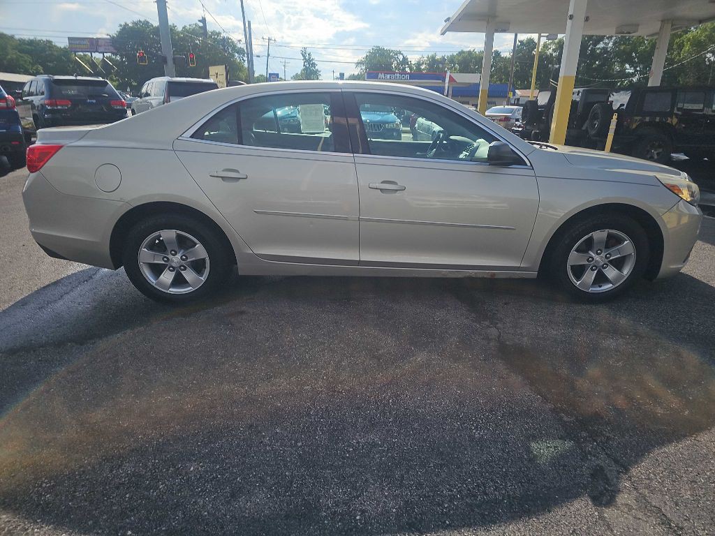 2013 Chevrolet Malibu Image 18