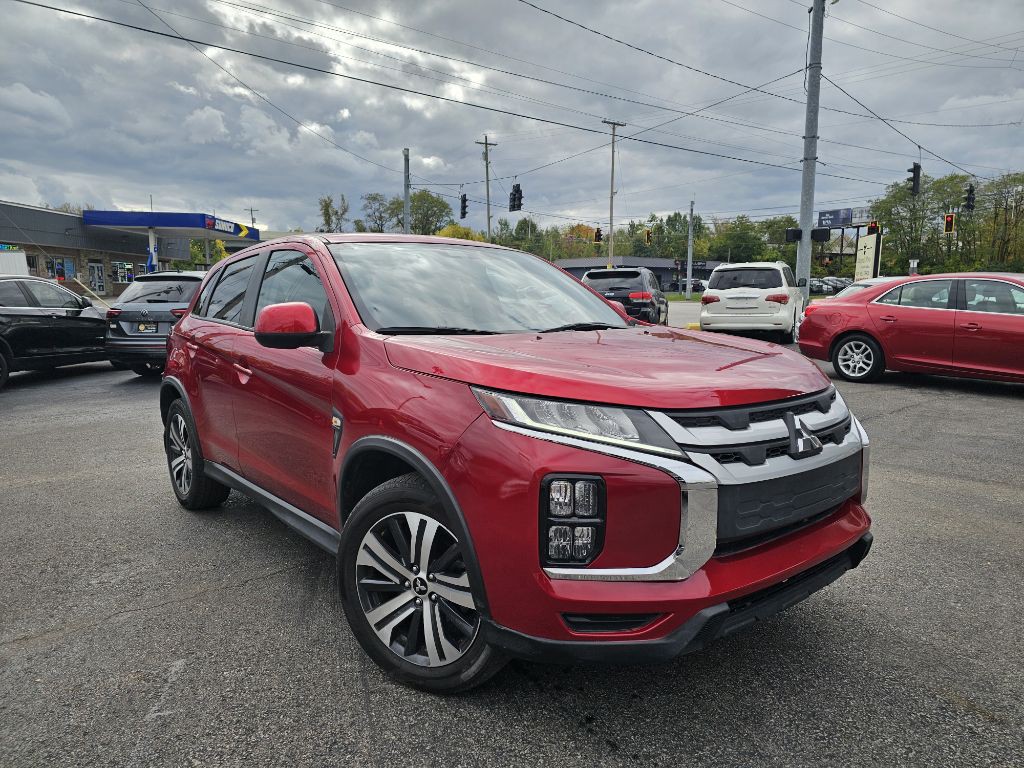 2023 Mitsubishi Outlander Image 2