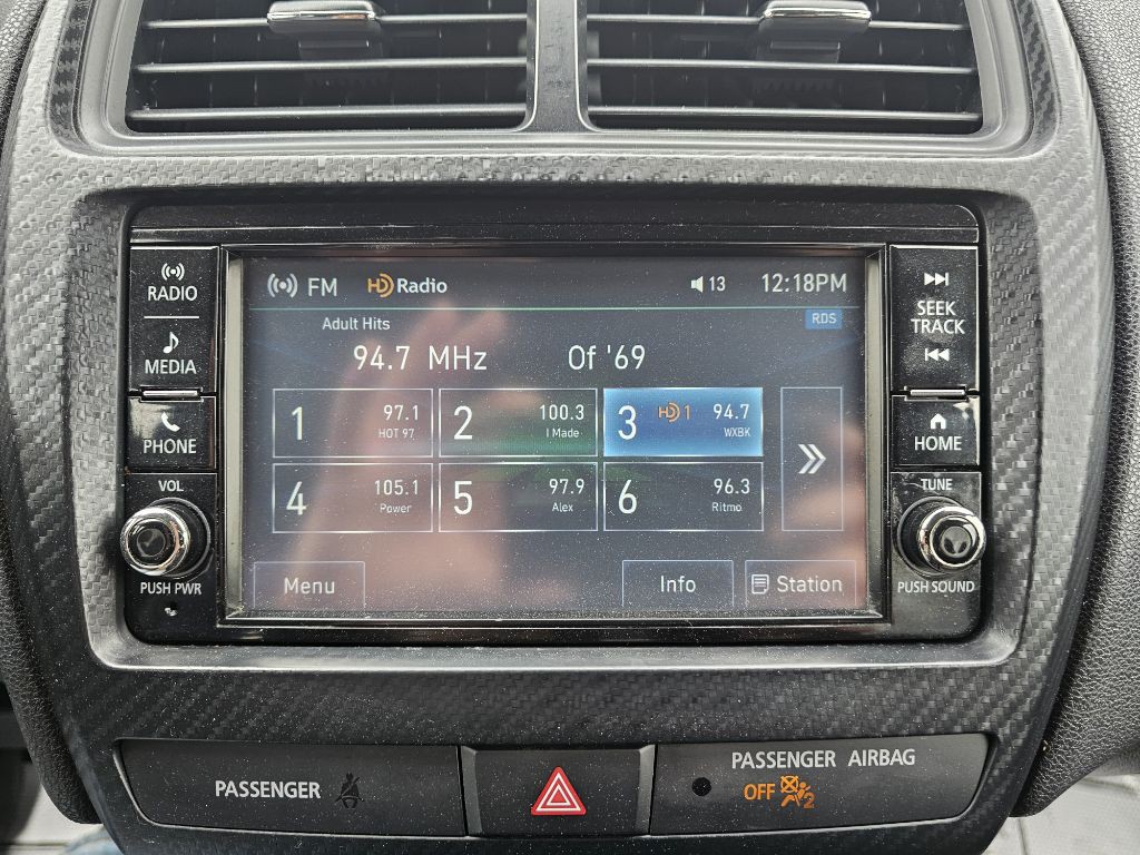 2023 Mitsubishi Outlander Image 27