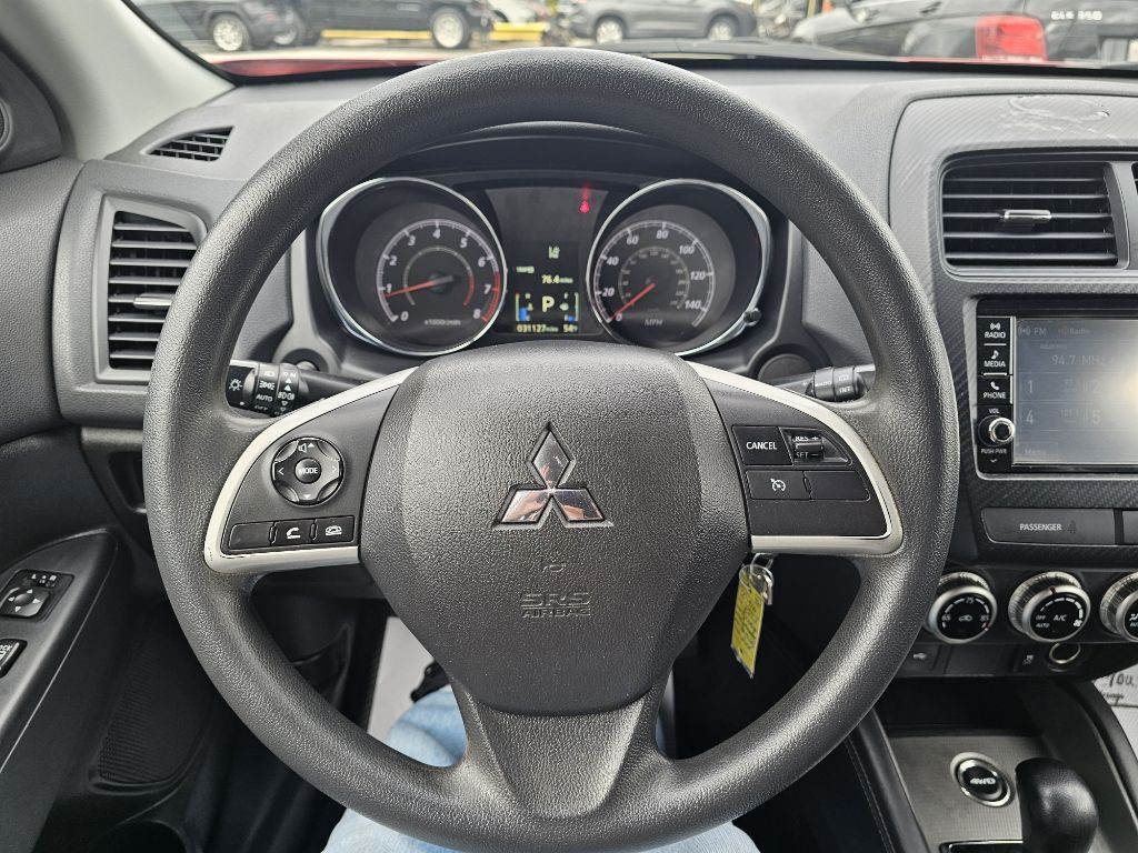 2023 Mitsubishi Outlander Image 31