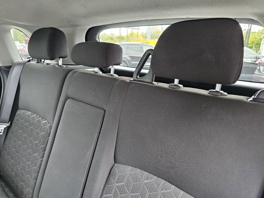 2023 Mitsubishi Outlander Image 38