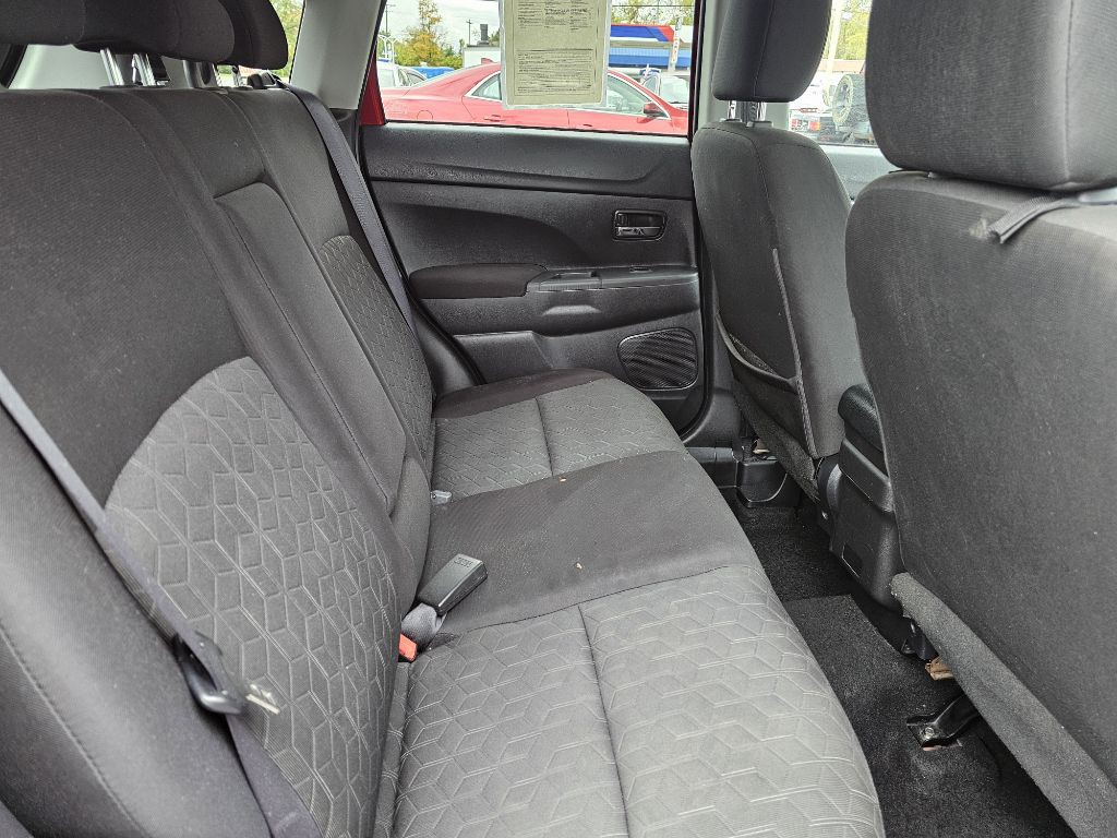 2023 Mitsubishi Outlander Image 41