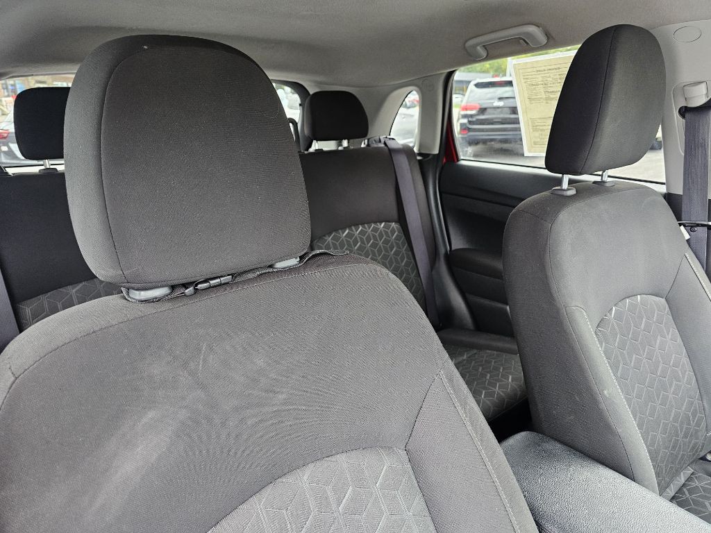 2023 Mitsubishi Outlander Image 46