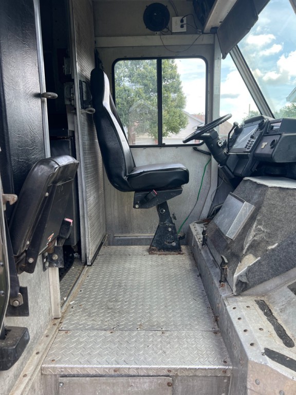 1997 GMC Forward Control Chassis Image 9