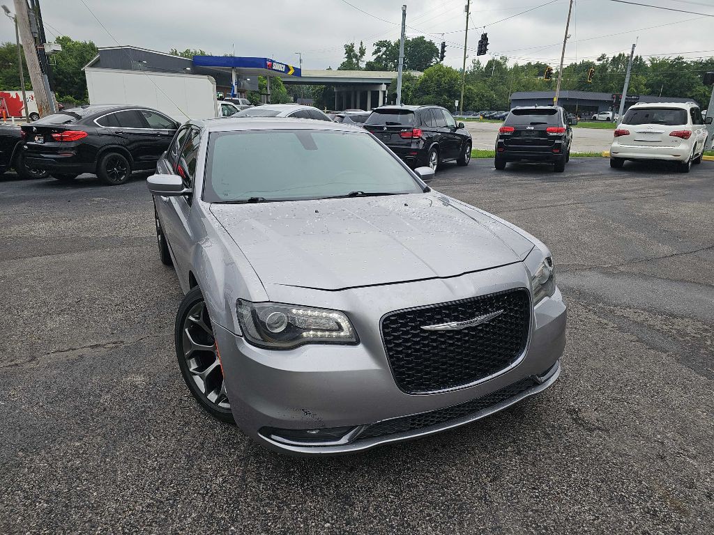 2015 Chrysler 300 Image 3