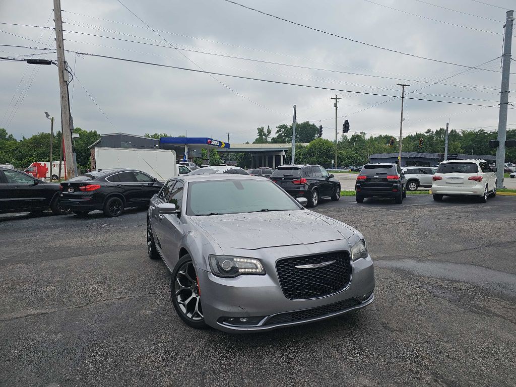 2015 Chrysler 300 Image 4