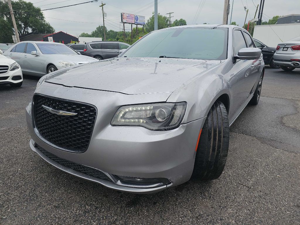 2015 Chrysler 300 Image 7