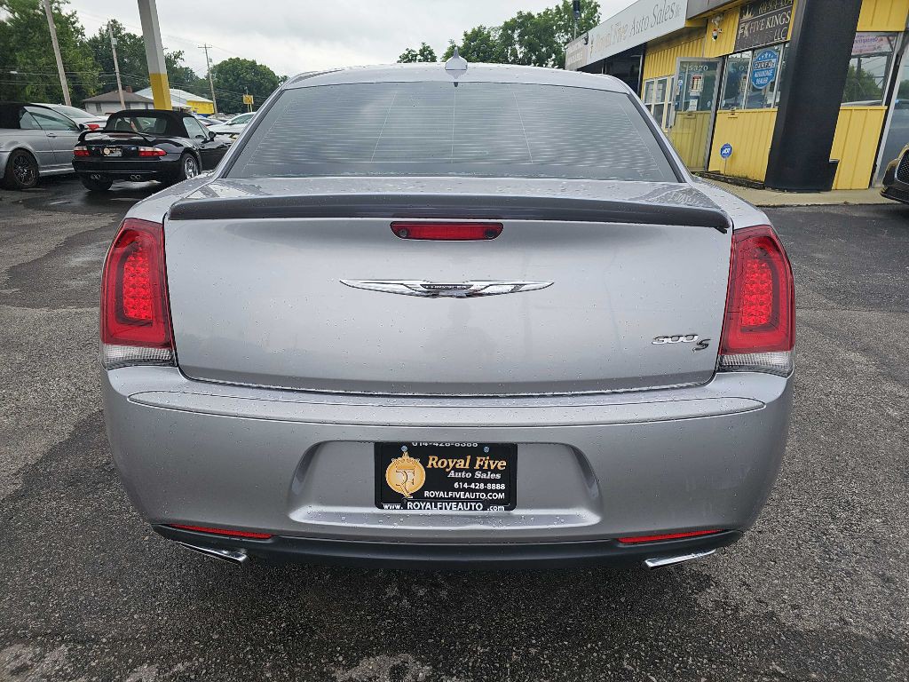 2015 Chrysler 300 Image 15