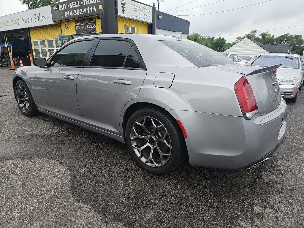 2015 Chrysler 300 Image 16