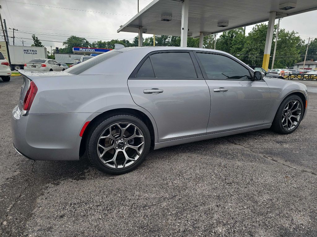 2015 Chrysler 300 Image 19