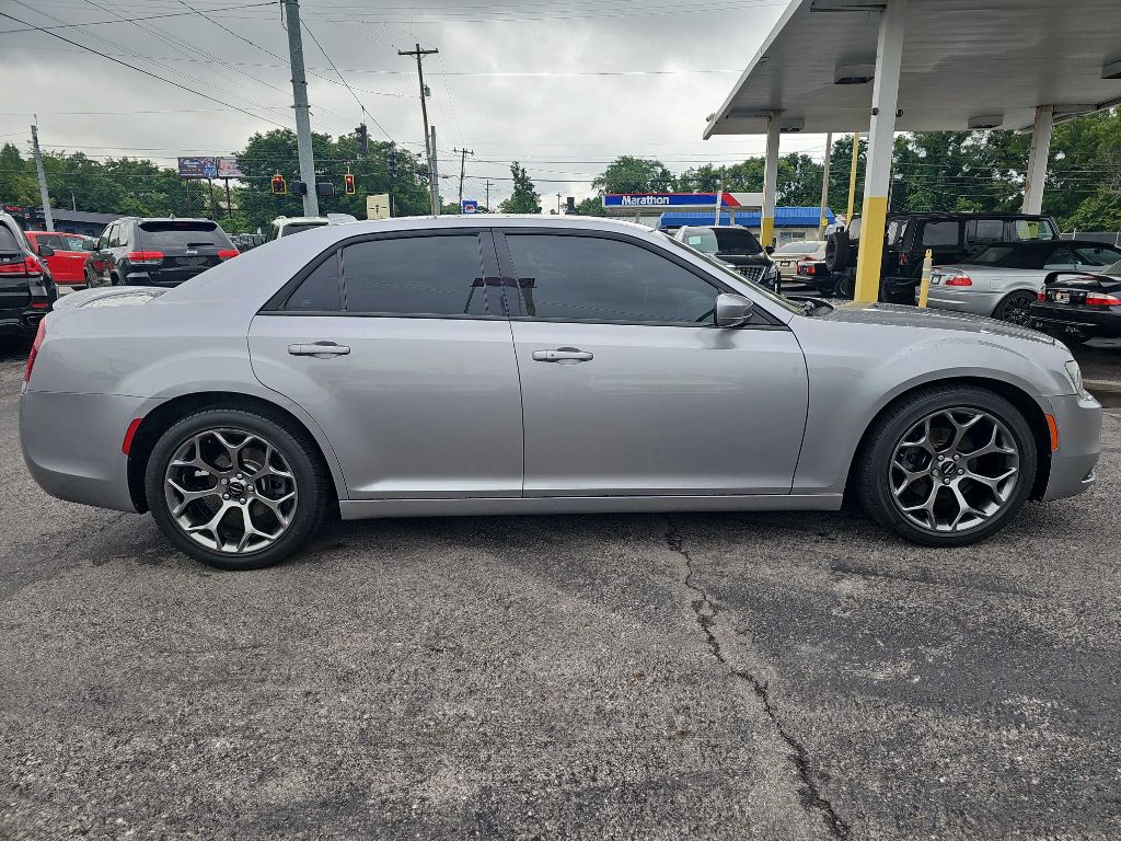 2015 Chrysler 300 Image 20