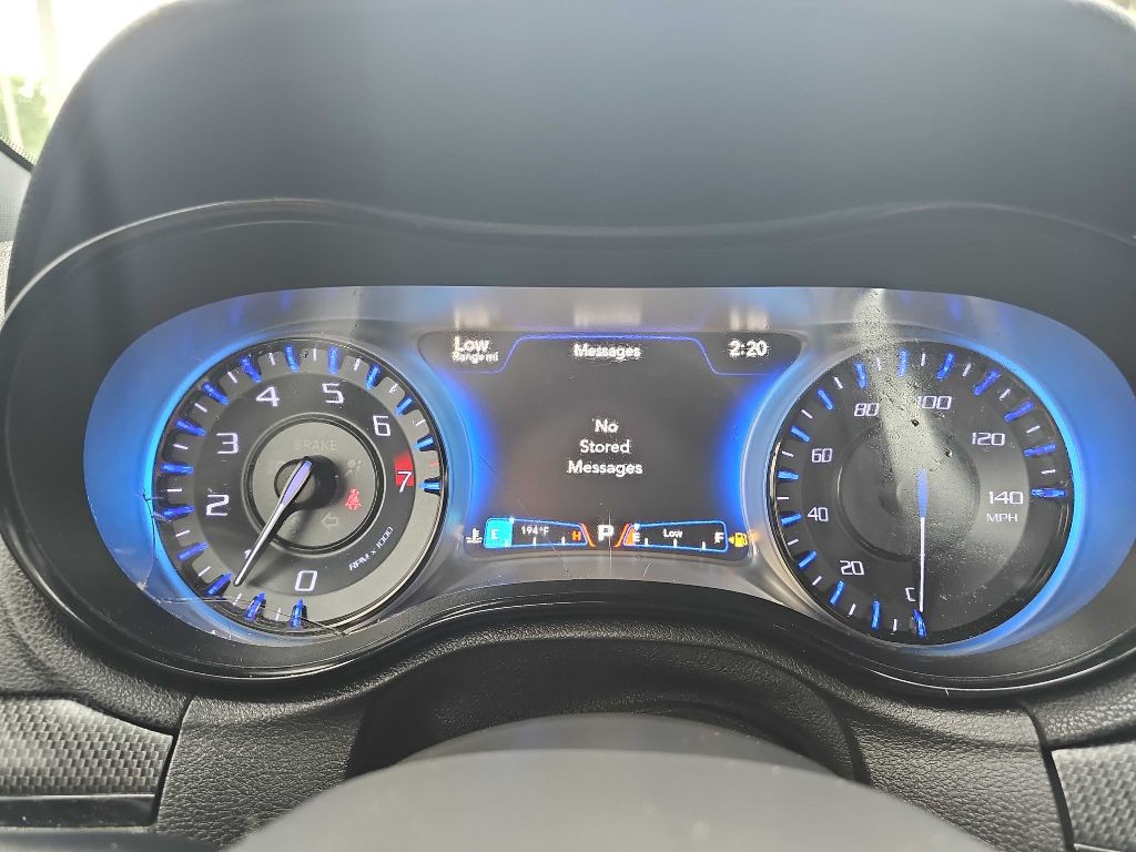 2015 Chrysler 300 Image 38