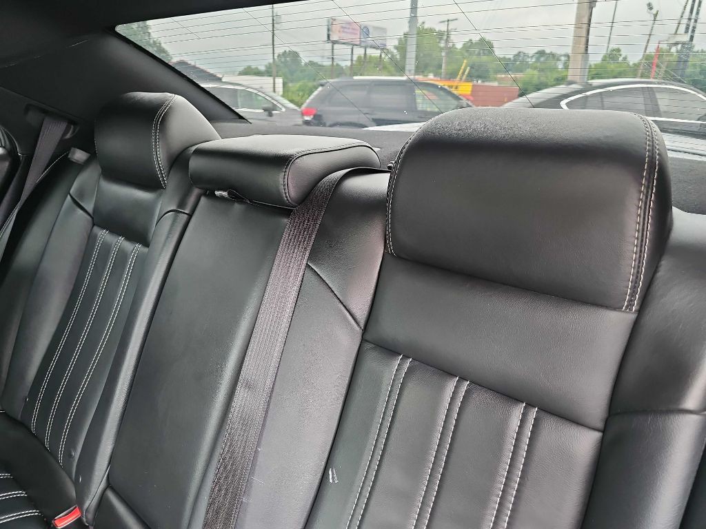 2015 Chrysler 300 Image 45