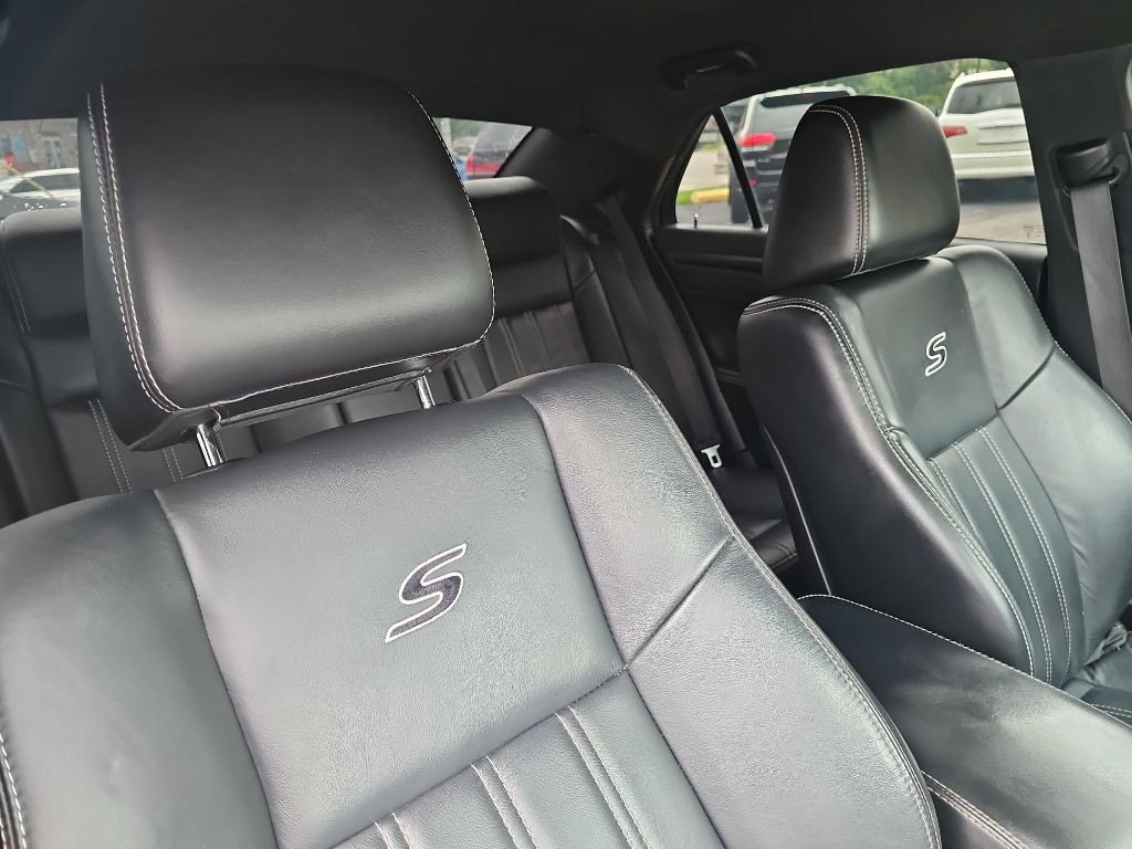 2015 Chrysler 300 Image 53