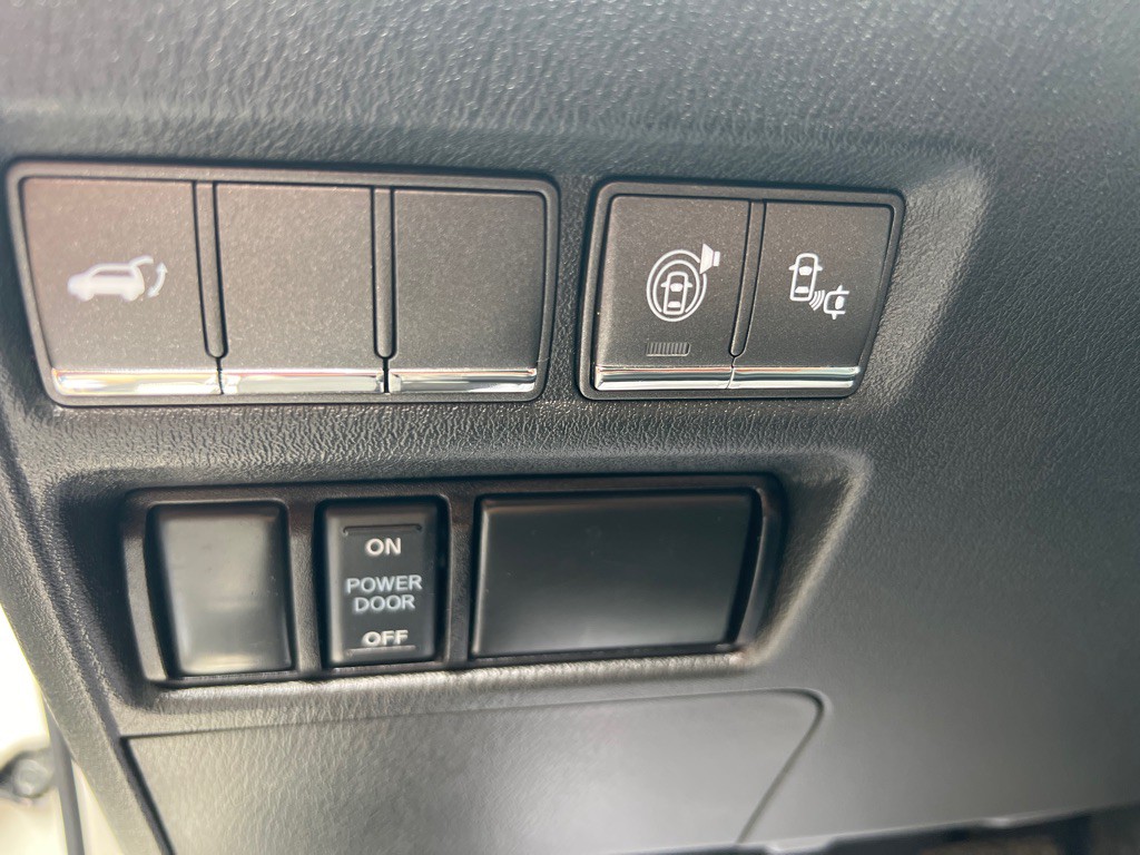 2017 INFINITI QX80 Image 39