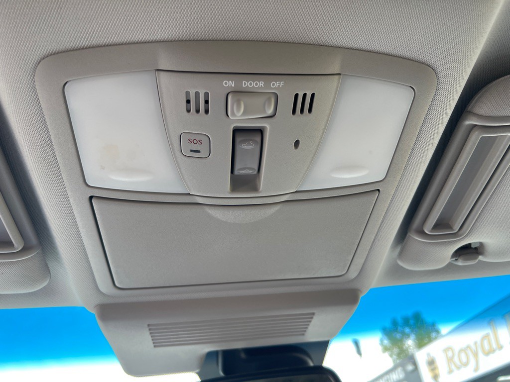 2017 INFINITI QX80 Image 46