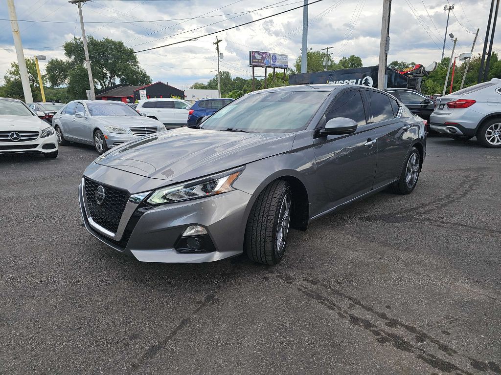 2019 Nissan Altima Image 10