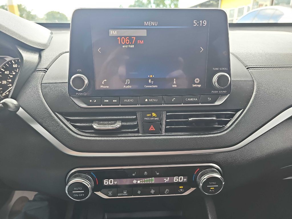 2019 Nissan Altima Image 30