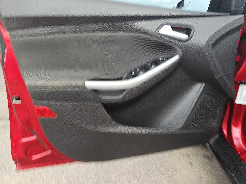 2013 Ford Focus Image 189