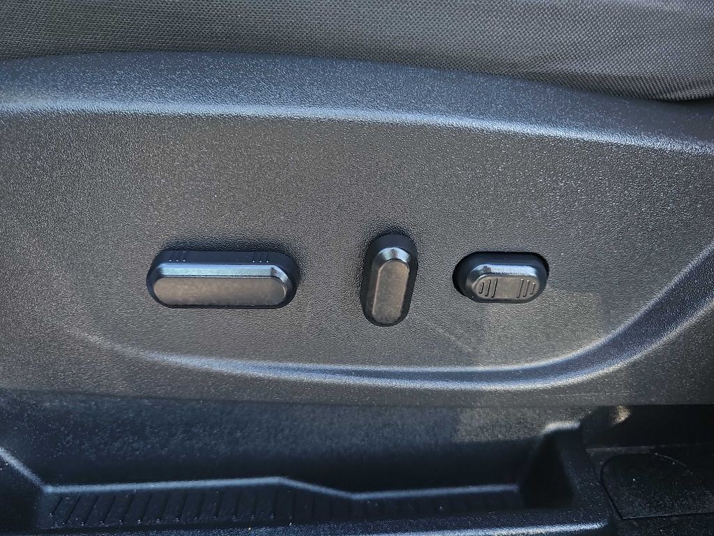 2017 Ford Escape Image 40