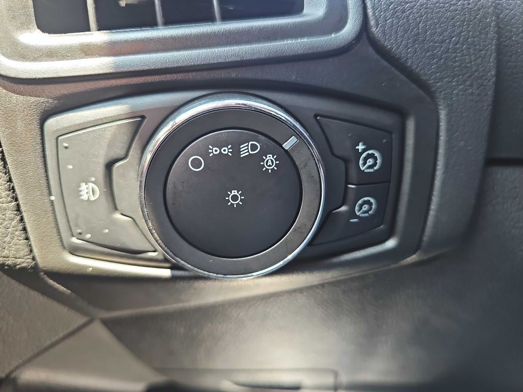 2012 Ford Focus Image 38