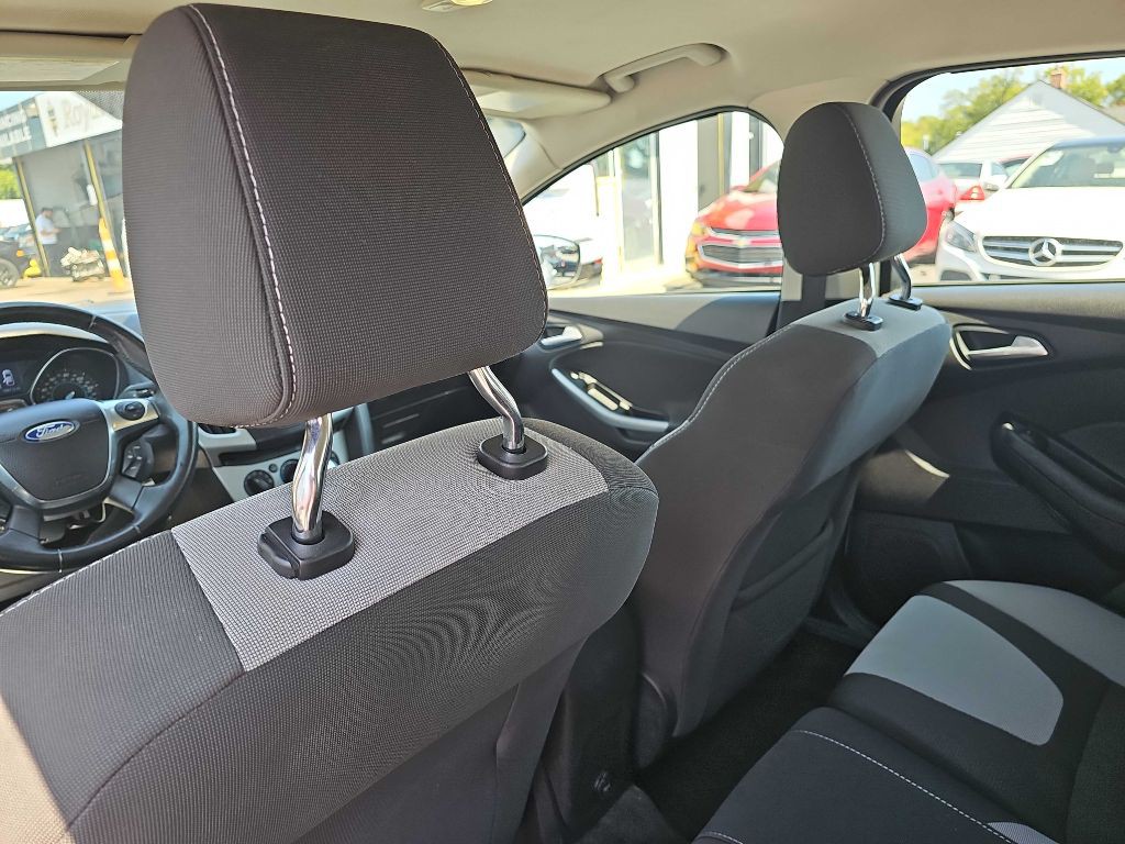 2012 Ford Focus Image 40