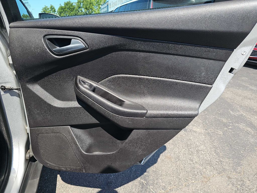 2012 Ford Focus Image 48