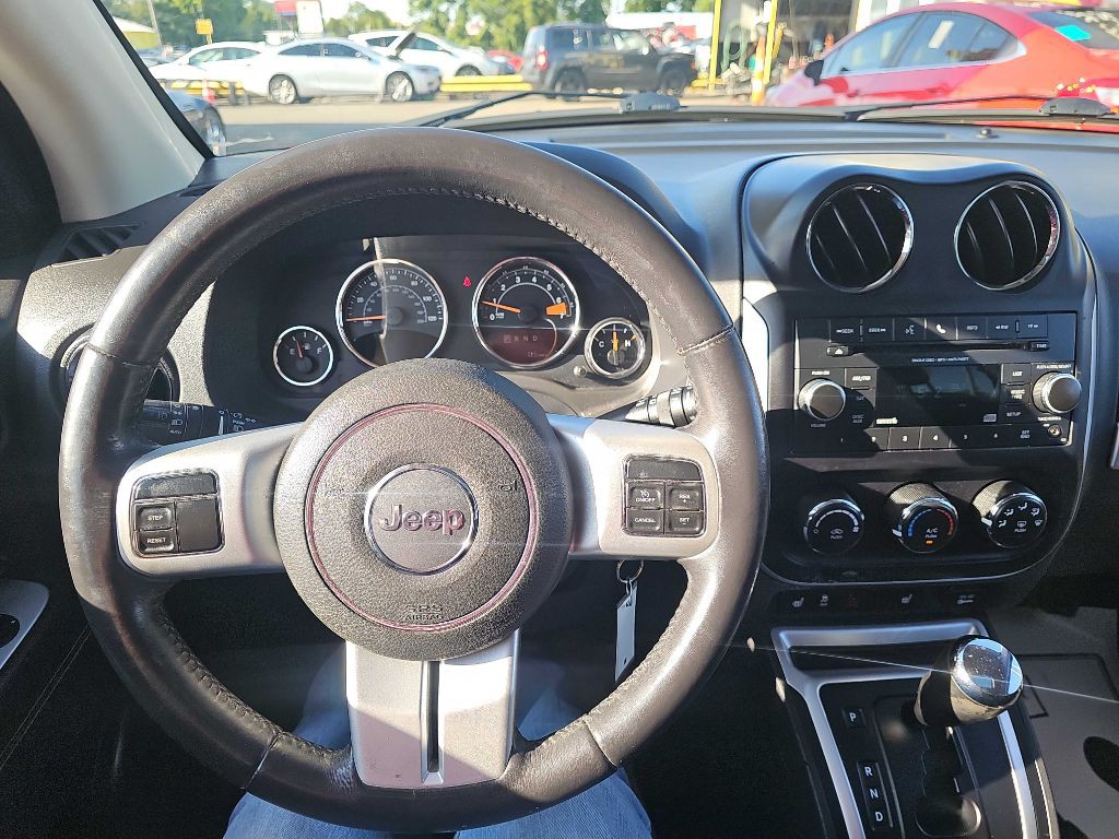 2017 Jeep Compass Image 31