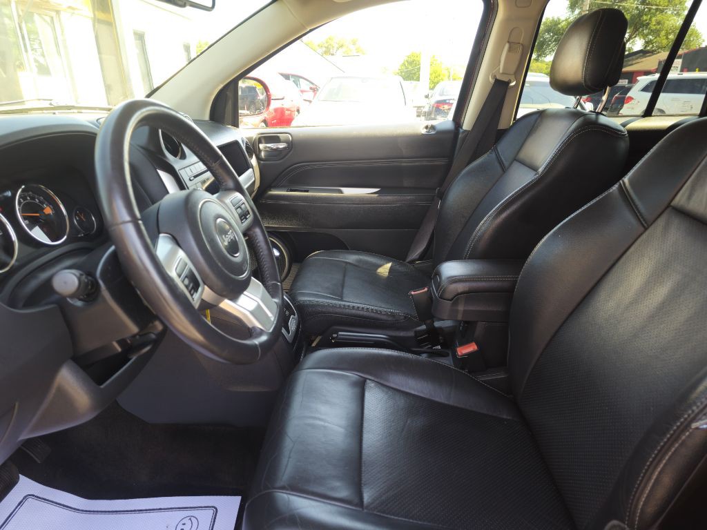 2017 Jeep Compass Image 24