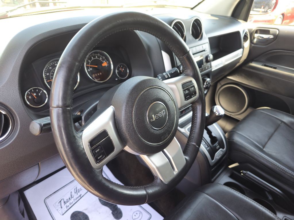 2017 Jeep Compass Image 25