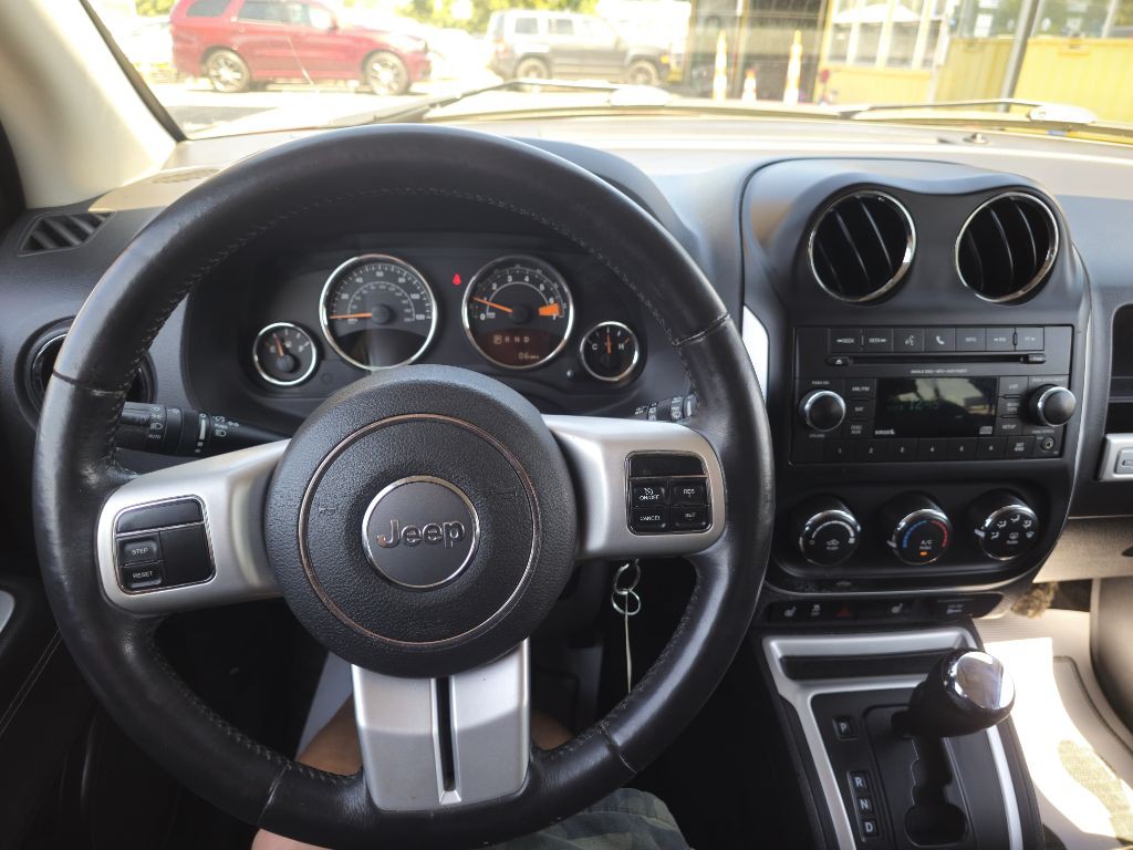 2017 Jeep Compass Image 30