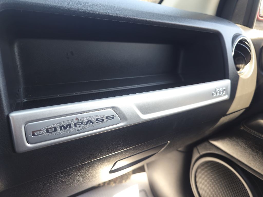 2017 Jeep Compass Image 36