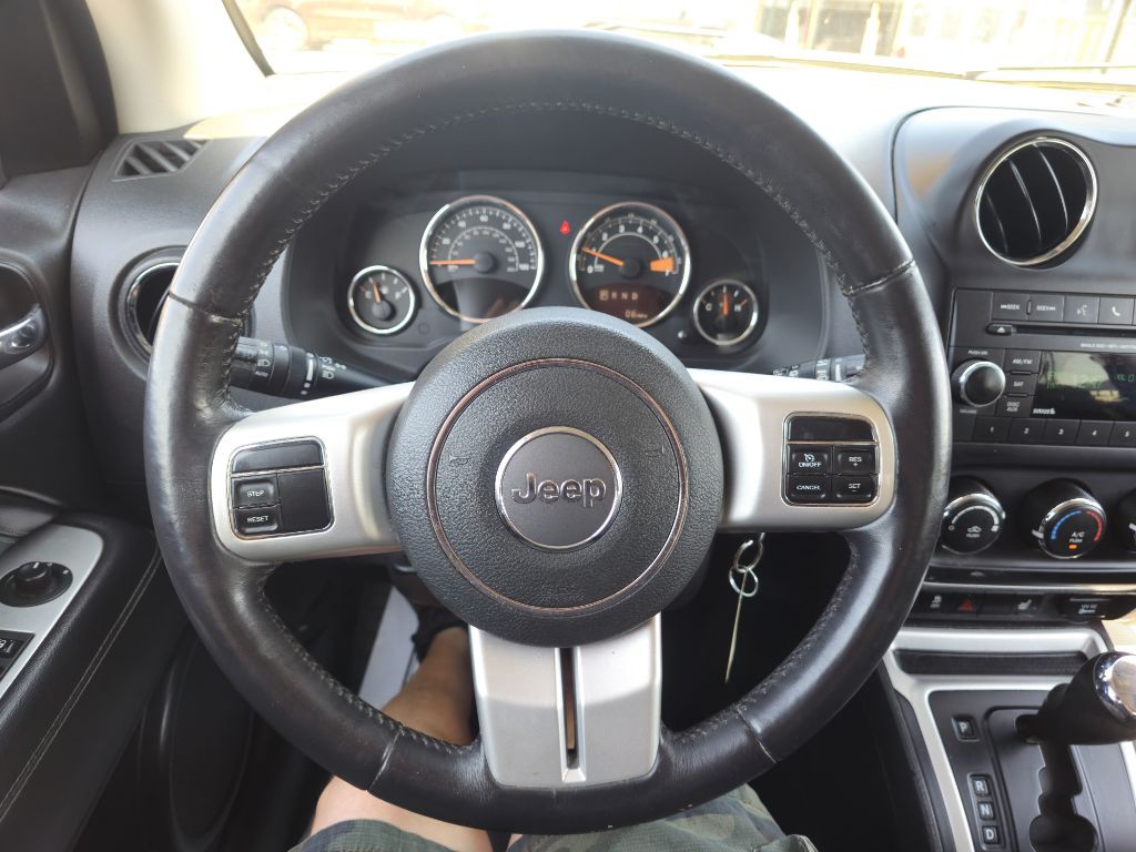 2017 Jeep Compass Image 38