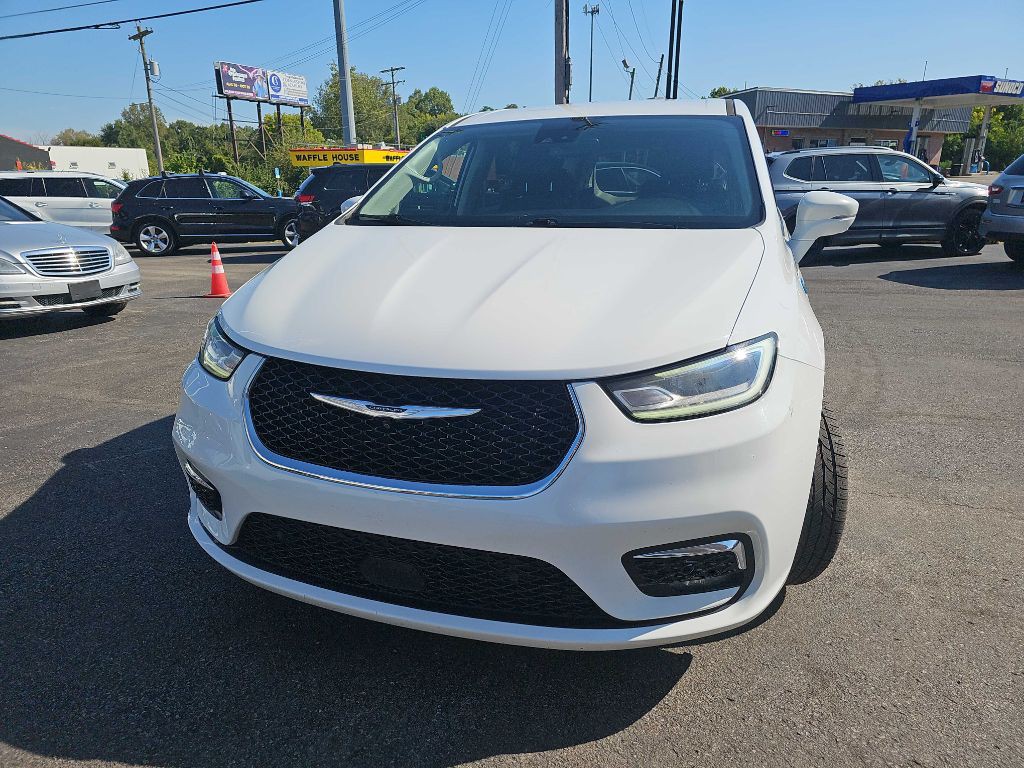 2022 Chrysler Pacifica Image 2