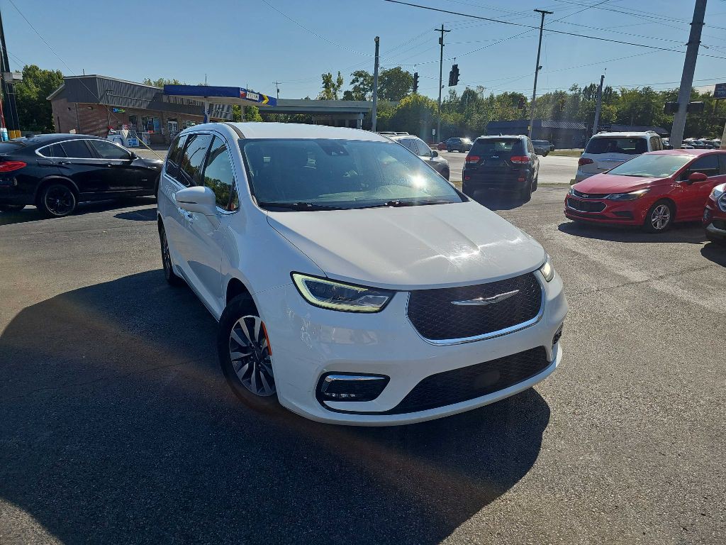 2022 Chrysler Pacifica Image 3