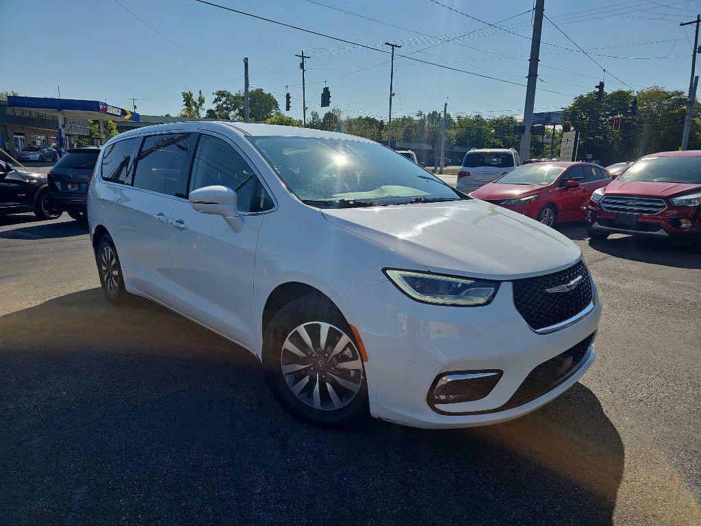 2022 Chrysler Pacifica Image 8