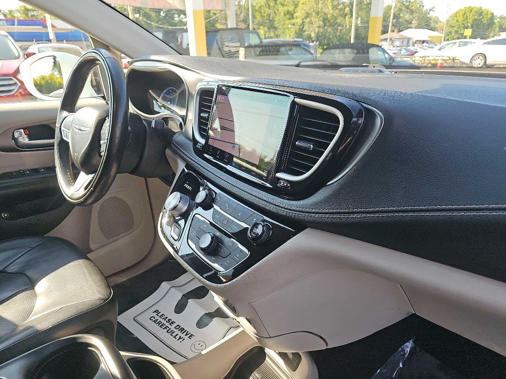 2022 Chrysler Pacifica Image 56